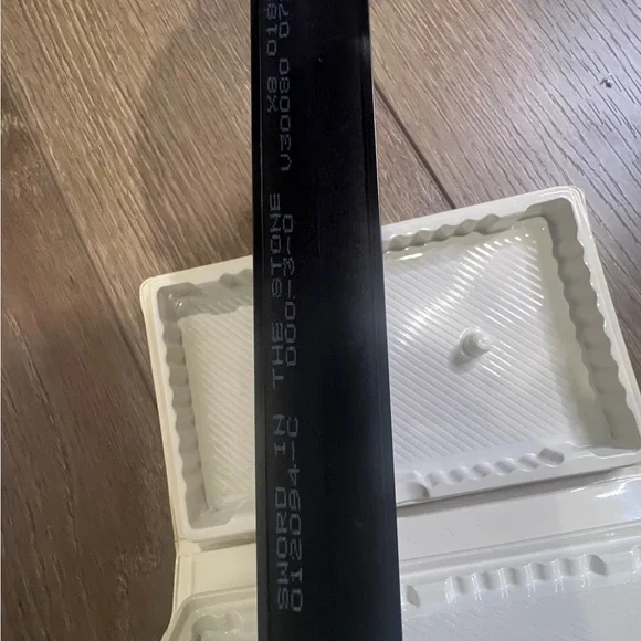 Disney The Sword in the Stone Black Diamond The Classics - Picture 5 of 6